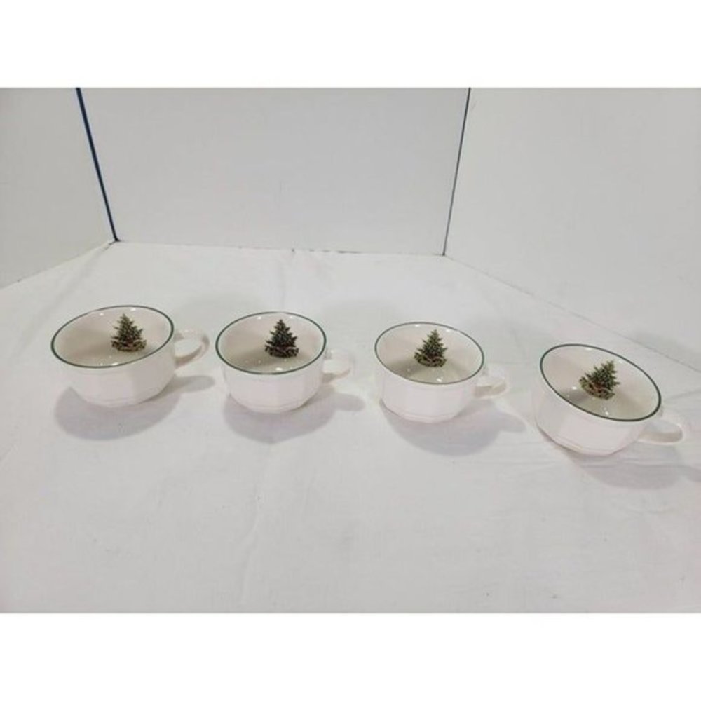 Pfaltzgraff Heritage Christmas Tree Set of 4 Coffee Tea Cups